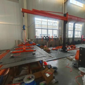 Pneumatic cantilever loading manipulator