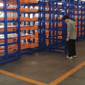 Metal plate storage rack for laser cutting