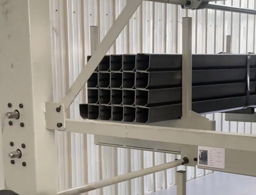 Heavy-Duty Cantilever Racking for Metal Tubes and Pipes