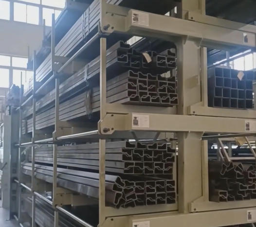 Cantilever racking for pipe storage