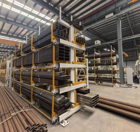 Versatile Telescopic Cantilever Shelves