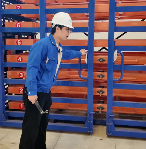 Pull Out Heavy Duty Racking System for Sheet Metal