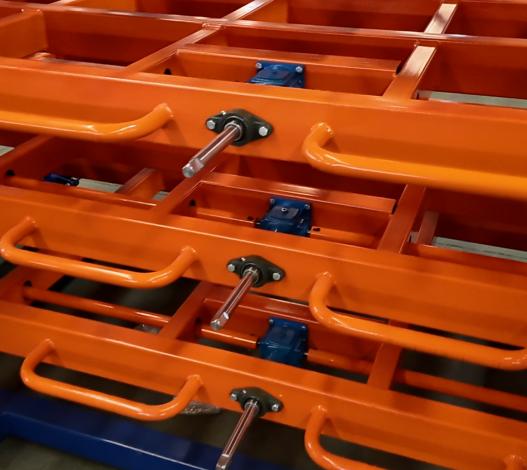 Manual Roll Out Sheet Metal Rack with Roll Out Shelves