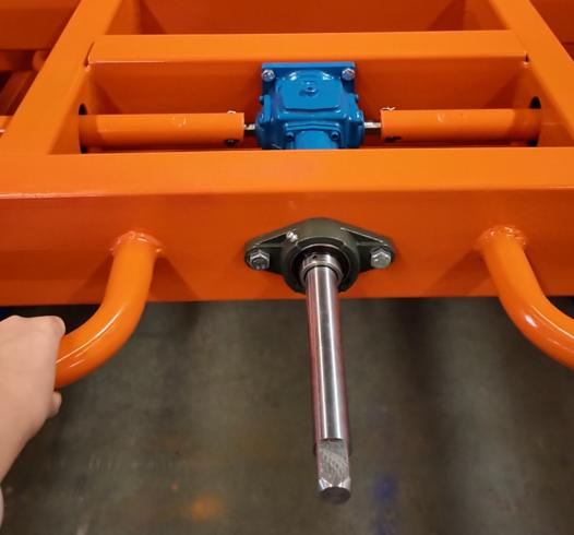 Manual Roll Out Sheet Metal Rack with Roll Out Shelves