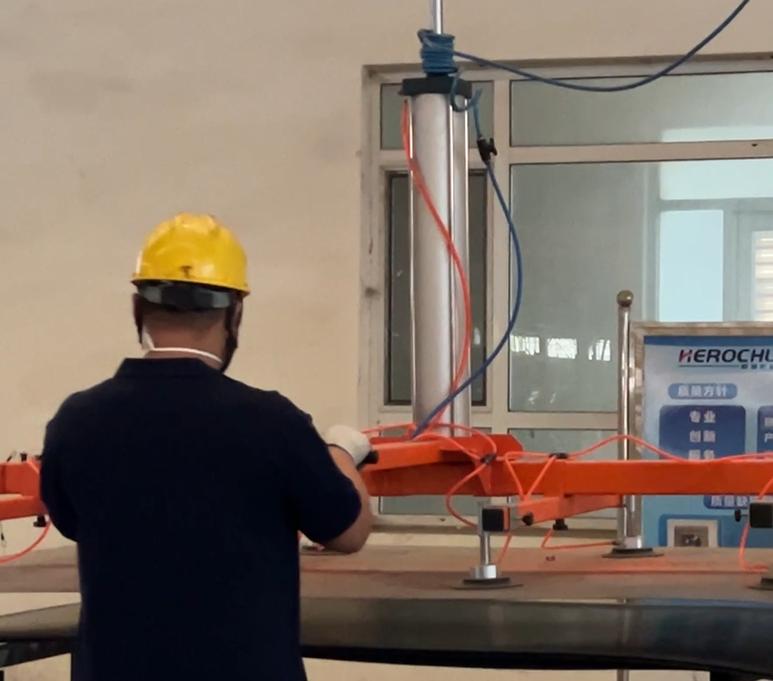 Electric Cantilever Vacuum Lifter for Steel Plate Handling